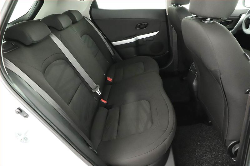 Kia Ceed (2016) 1.4 CVVT - fotka 7 z 14