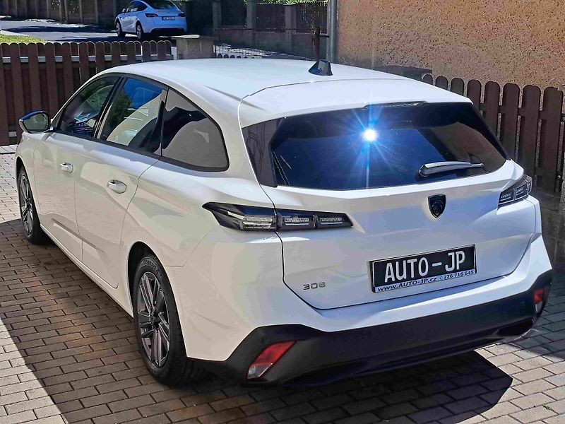 Peugeot 308 (2022) SW 1,2 PT EAT8  - fotka 5 z 18