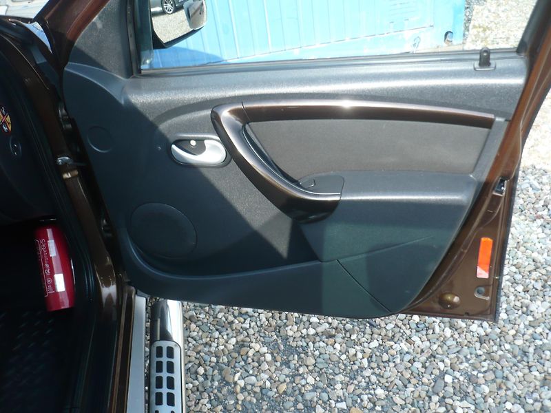 Dacia Duster 1.6i 77Kw Klimatizace - fotka 22 z 25