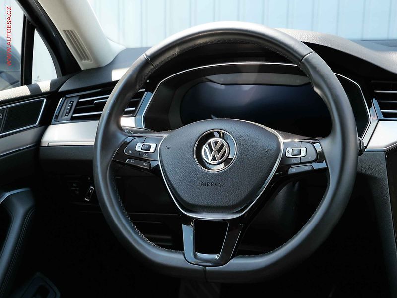 Volkswagen Passat (2018) 2.0 TDi, DSG - fotka 11 z 23