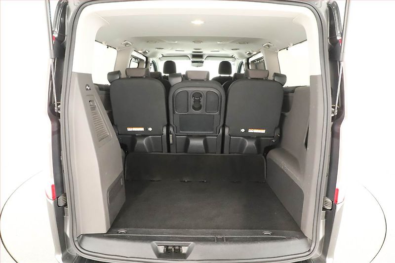 Ford Tourneo Custom (2023) Titanium 2.0 EcoBlue, ČR - fotka 14 z 16