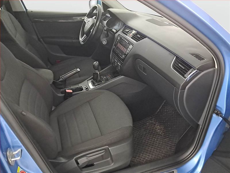 Škoda Octavia (2014) 2.0 TDI, 4X4, Navi, Xenony - fotka 9 z 19