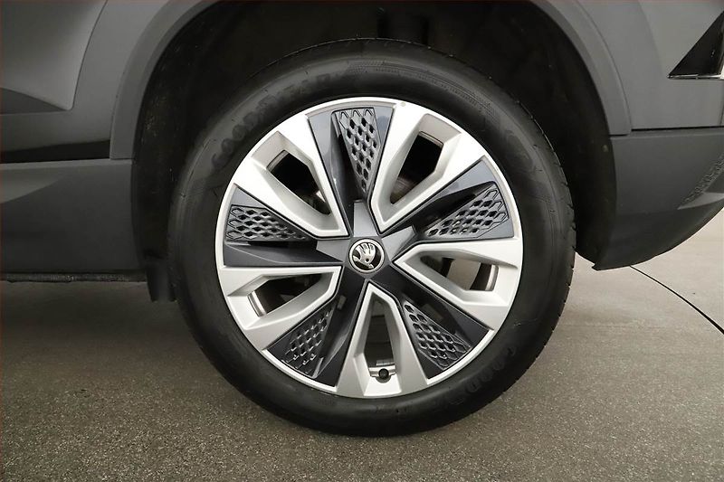 Škoda Karoq (2025) 2.0 TDI, Drive, FullLed - fotka 12 z 16