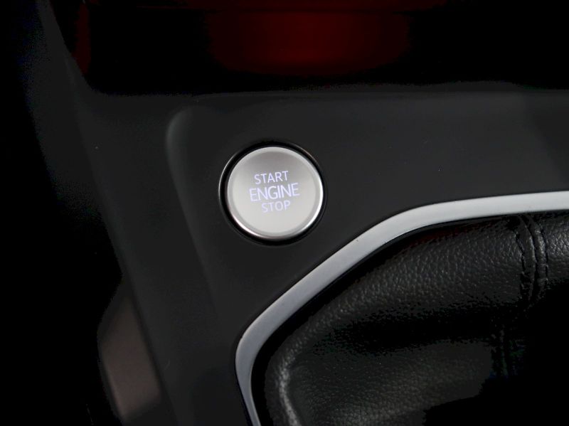 Volkswagen Golf (2021) LIFE 2.0TDI 85KW - fotka 34 z 38