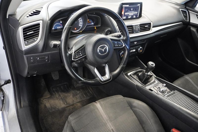 Mazda 3 2,0I SKYACTIV-G - fotka 12 z 25
