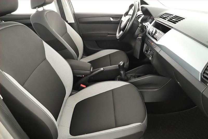 Škoda Fabia (2018) 1.0, Serv.kniha, Park. senzory - fotka 7 z 14