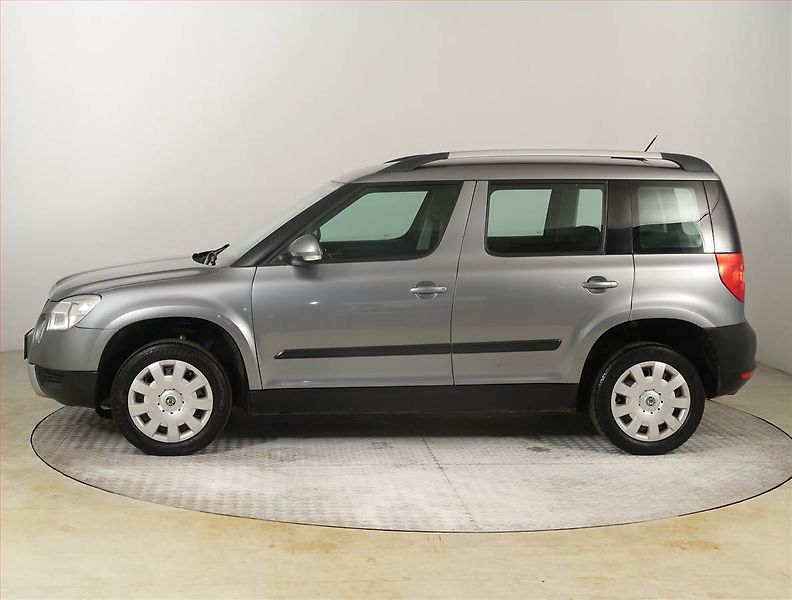 Škoda Yeti (2011) Ambition 1.2 TSI, Serv.kniha - fotka 3 z 15