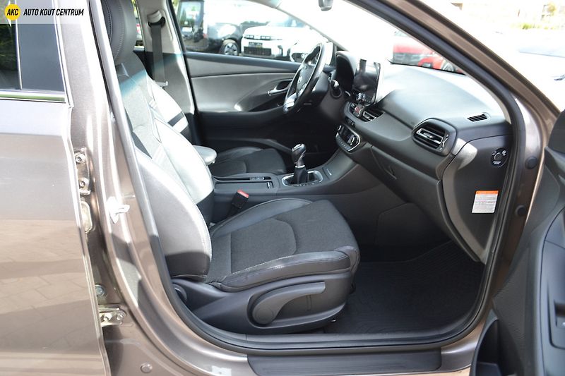 Hyundai i30 FASTBACK 1,5 T-GDI MT STYLE - fotka 14 z 62