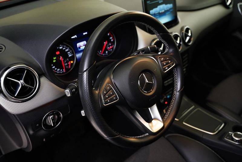 Mercedes-Benz Třídy B - fotka 14 z 24