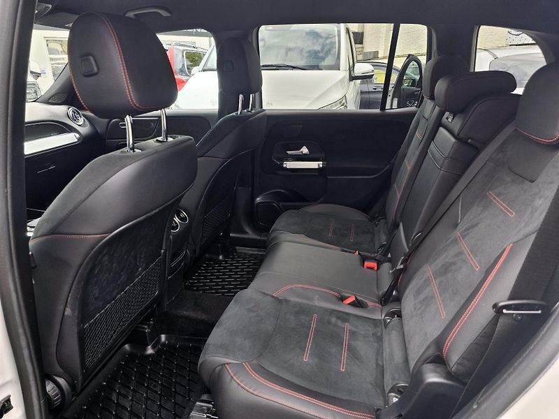 Mercedes-Benz GLB 200d 4M AMG 7míst - fotka 29 z 48