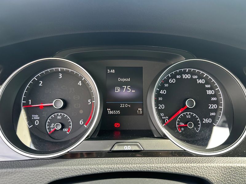 Volkswagen Golf (2017) 2,0TDI 110kw Highline - fotka 17 z 26