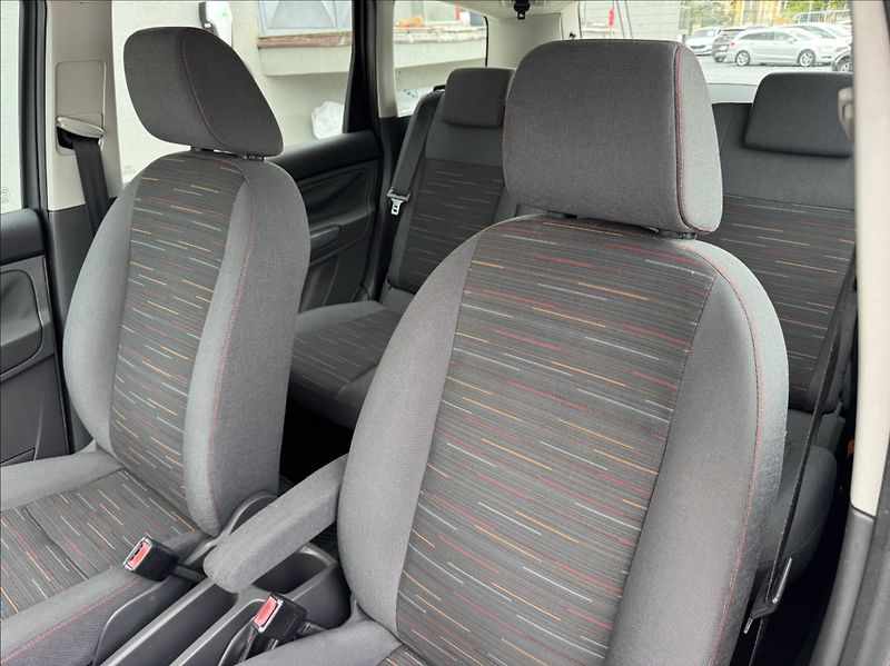 Ford C-MAX 1,6 TDCi 66kW klima - fotka 24 z 45