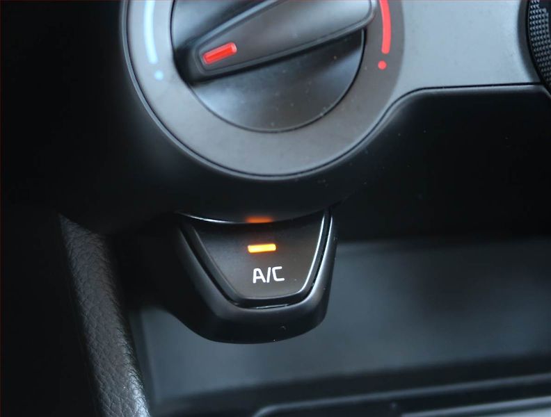 Kia Picanto (2018) 1.0 CVVT, Serv.kniha - fotka 15 z 16