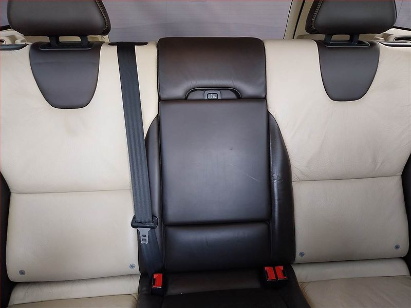 Volvo XC60 (2010) D5, 4X4, Automat, Xenony - fotka 10 z 18