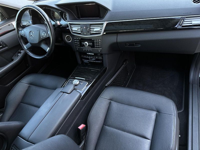 Mercedes-Benz Třídy E 350 4Matic 272PS NAVI KAMERA+P - fotka 35 z 39
