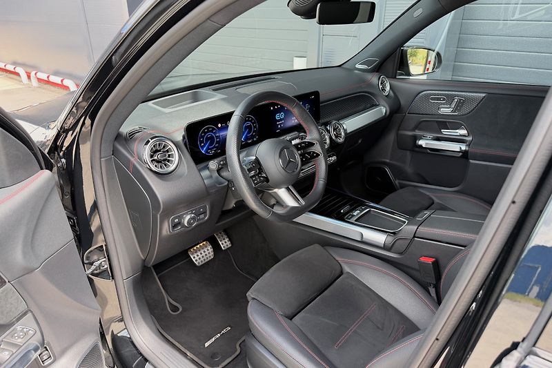Mercedes-Benz EQB (2025) EQB 300 4Matic AMG Line - fotka 33 z 56