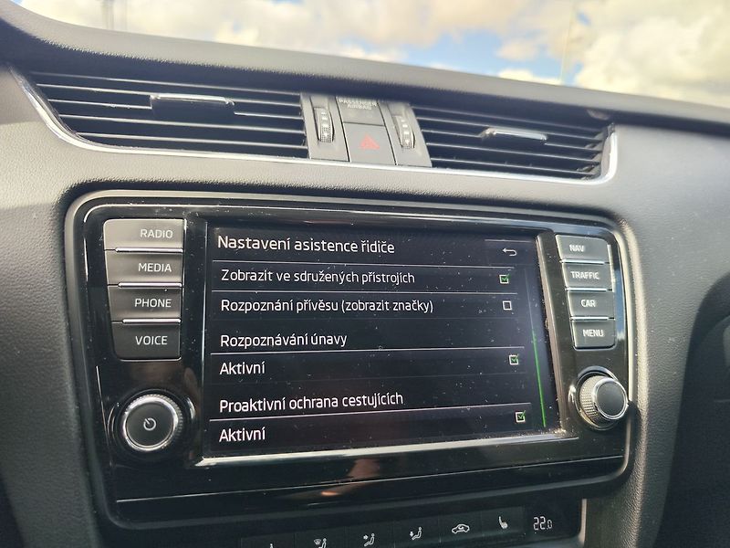 Škoda Octavia 2.0 TDI/135kW RS - fotka 20 z 33