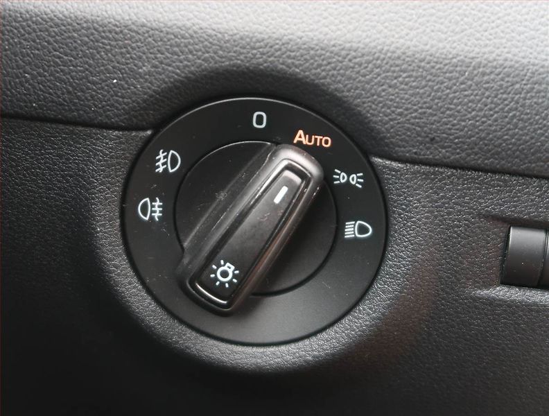 Škoda Octavia (2016) Ambition 1.6 TDI, Navi - fotka 17 z 22