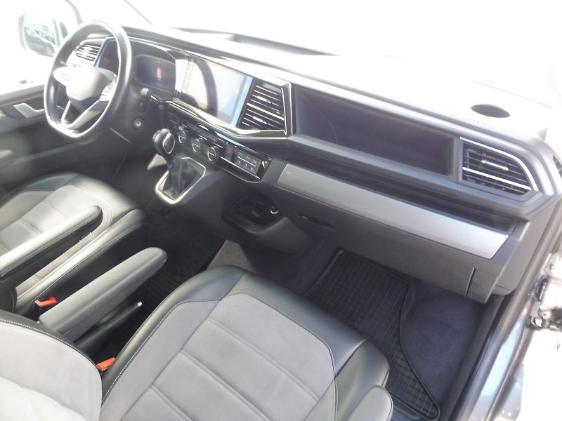 Volkswagen Multivan (2021) Highline 2,0 TDI 150kW DSG 4MO - fotka 8 z 30