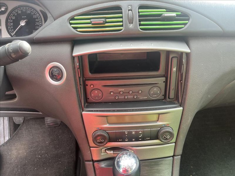 Renault Laguna 1,9 dCi TAŽNÉ SERVIS STK 3/28 - fotka 16 z 33