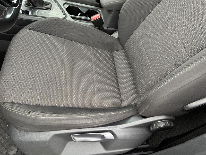 Volkswagen Tiguan Allspace 2,0 TDI PANO TAŽNÉ KAMERA 360 - fotka 12 z 34