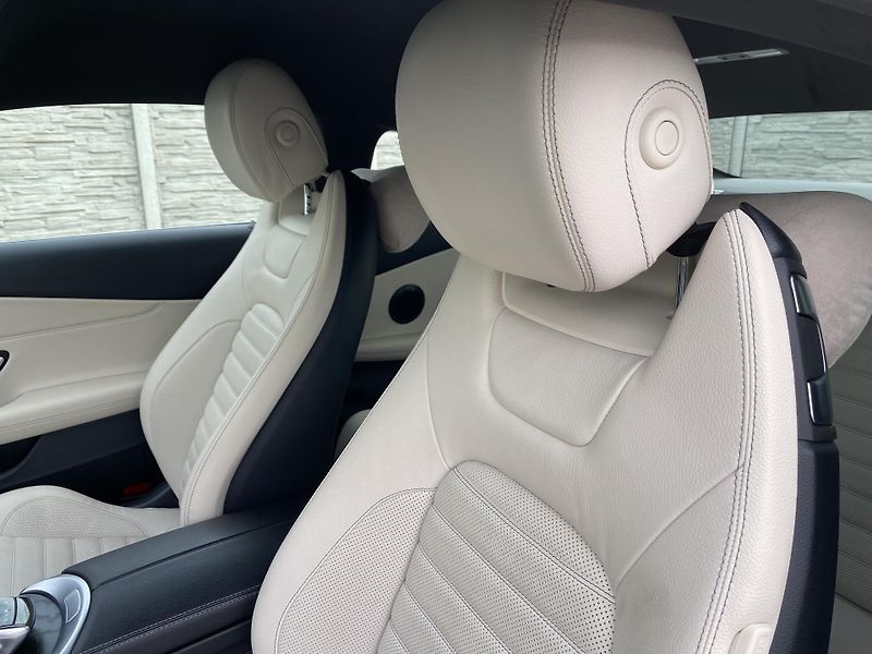 Mercedes-Benz Třídy C C 400 COUPE 4MATIC 51.000KM - fotka 95 z 149
