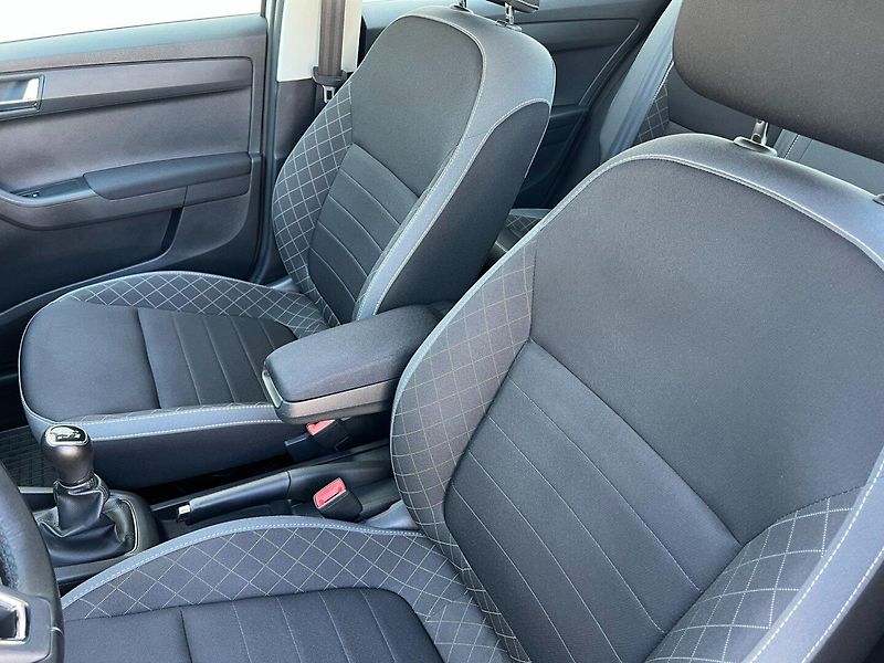 Škoda Fabia (2020) Com.1.0TSi ČR+1.maj.! Výhřevy! - fotka 17 z 28