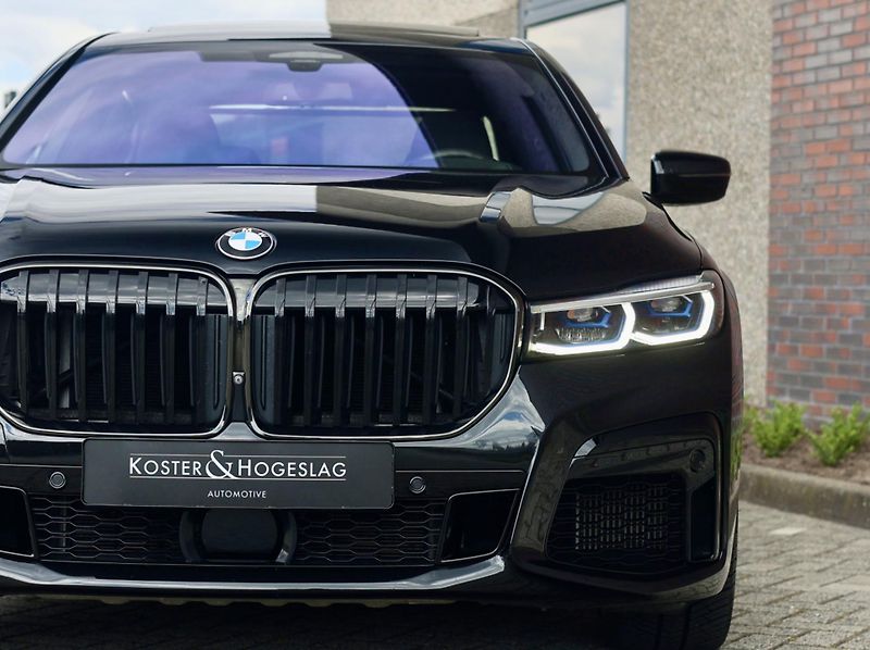 BMW Řada 7 (2019) M760Li xDrive - fotka 9 z 47