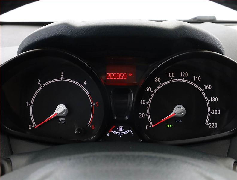 Ford Fiesta (2012) 1.6 TDCi, levný provoz - fotka 9 z 17