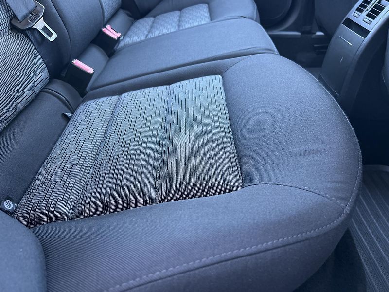 Škoda Octavia 1.6TDi 77kw TEMPOMAT ALU ČR  - fotka 24 z 35