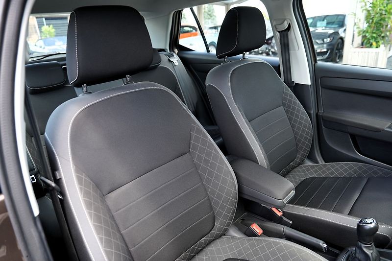 Škoda Fabia 1.0 TSI 81kW ČR/Al.kola/klima - fotka 26 z 38