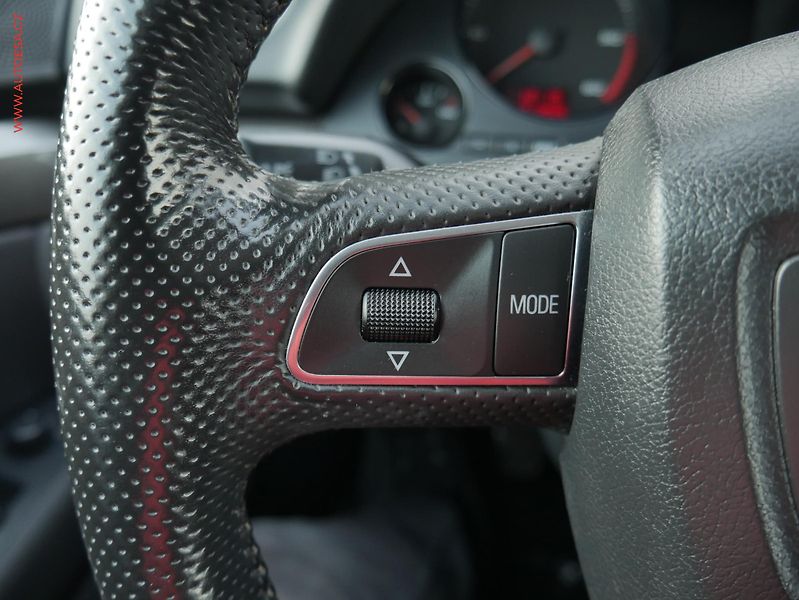 Seat Exeo (2012) 2.0TDi, ČR - fotka 11 z 17