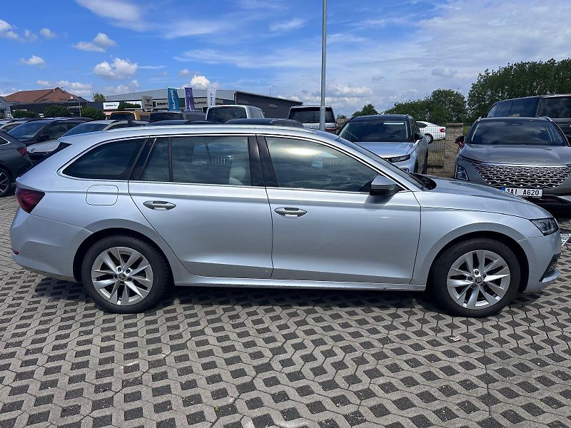Škoda Octavia 2,0 TDI Style - fotka 3 z 16