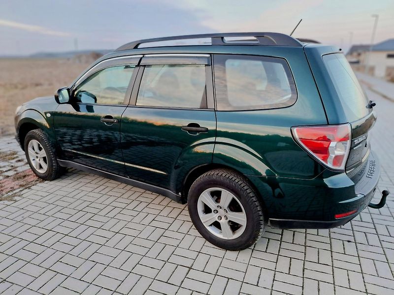 Subaru Forester 2.0 110 kw 4x4 Rezervace - fotka 15 z 38