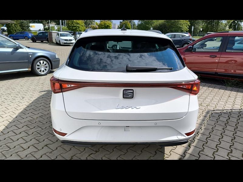 Seat Leon (2026) SP Style 1.5 TSI 115k DSG (7A) - fotka 8 z 28
