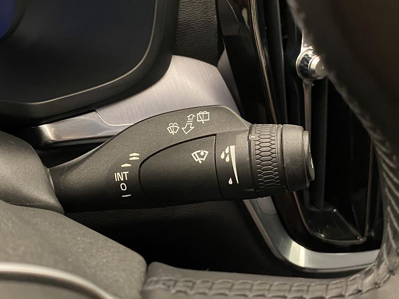 Volvo V60 D3 MOMENTUM AUT - fotka 22 z 41
