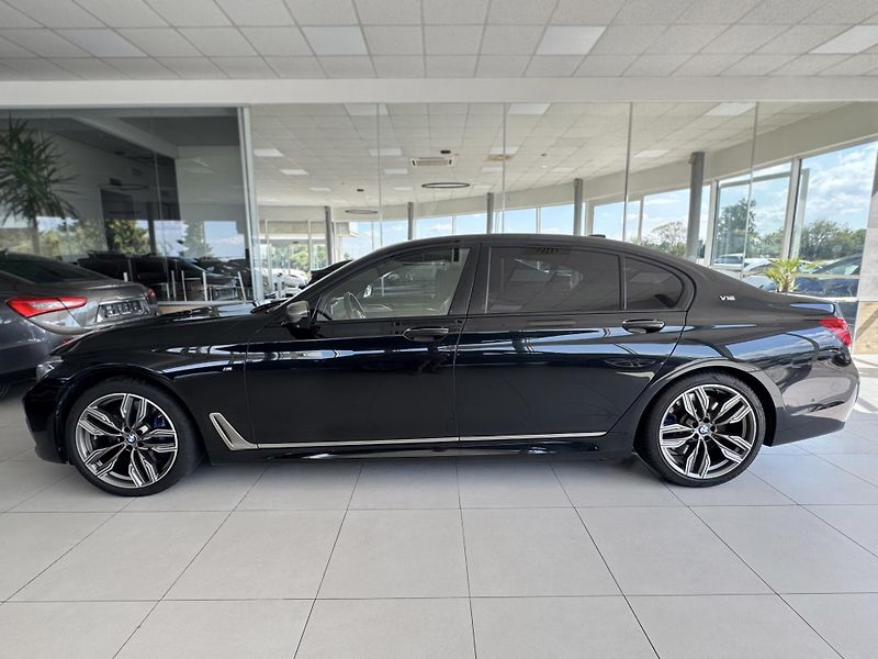 BMW Řada 7 M760 Li xDrive*Nový Motor*DPH - fotka 8 z 48