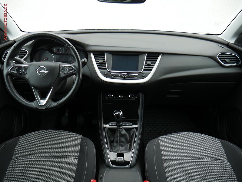 Opel Grandland X (2019) 1.2PT, 1.maj,ČR, navi, autoAC - fotka 8 z 17