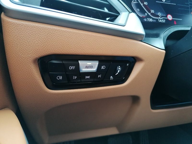 BMW Řada 3 (2022) 2.0 318IA 115kW Kůže - fotka 26 z 36