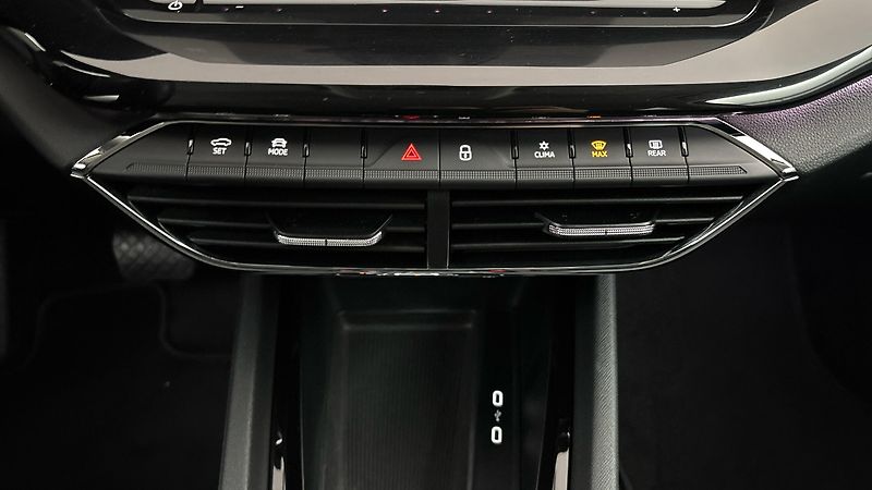 Škoda Octavia 2.0 TDI DSG Style Combi - fotka 13 z 27
