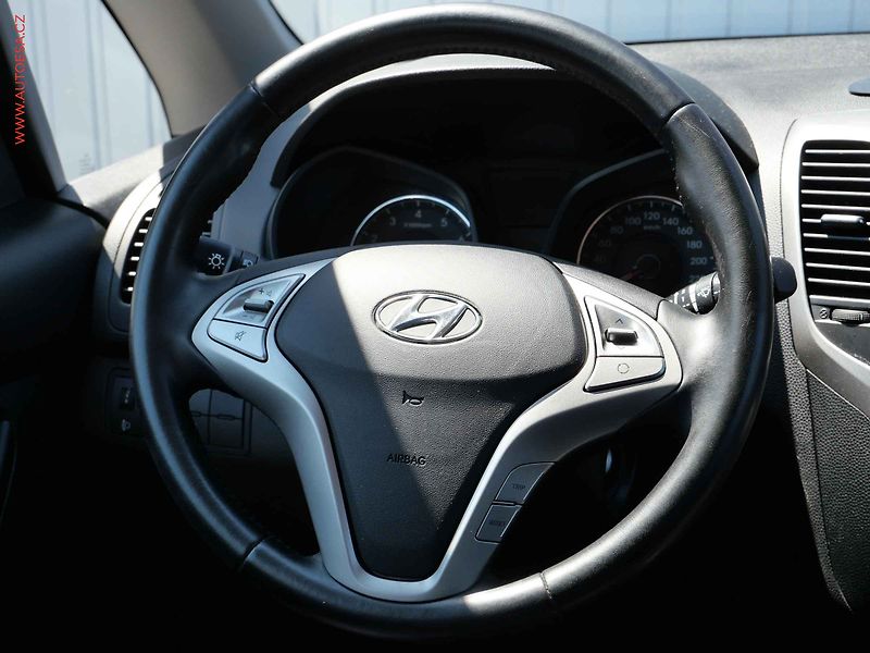 Hyundai ix20 (2017) 1.6CVVT, ČR, AT - fotka 11 z 14
