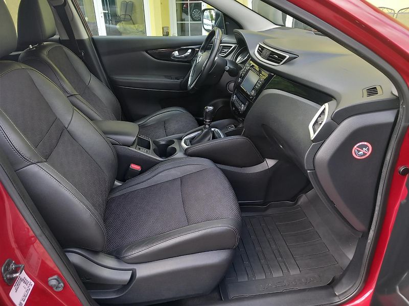 Nissan Qashqai (2014) MAX.VÝBAVA ! PO VELKÉM SERVISE - fotka 21 z 37