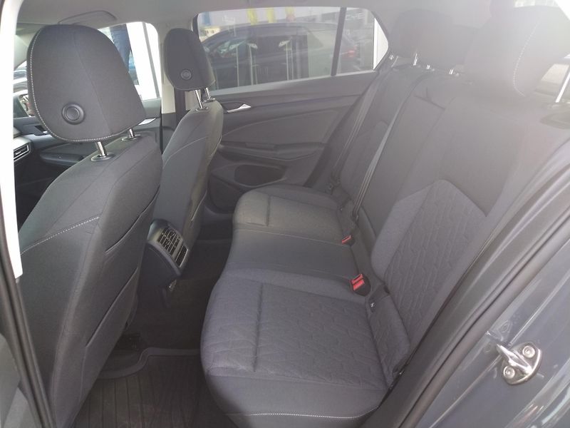 Volkswagen Golf 1.5 TSi LIFE - fotka 12 z 28