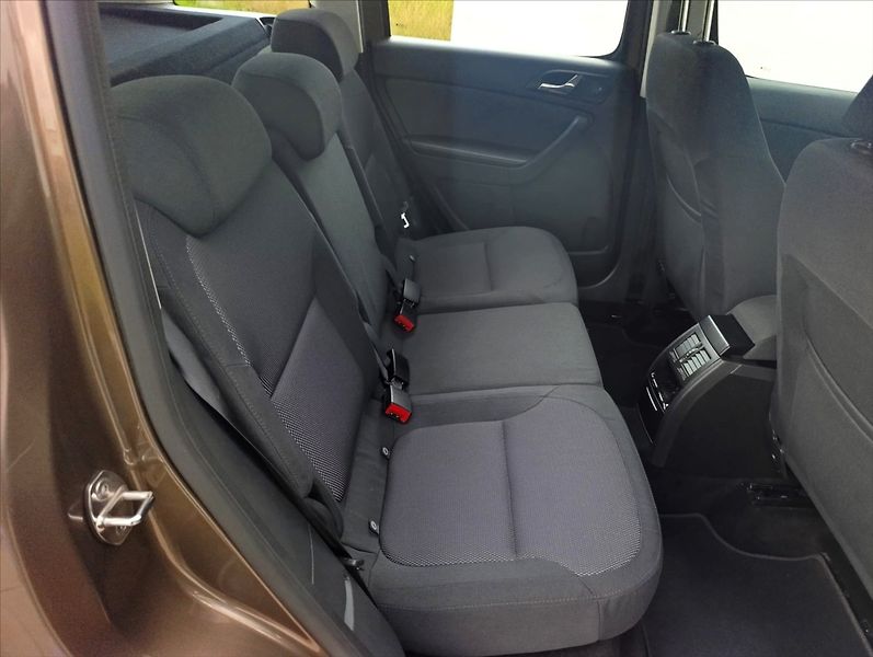 Škoda Yeti 1,6 TDi Navi Klima Tempomat - fotka 24 z 33