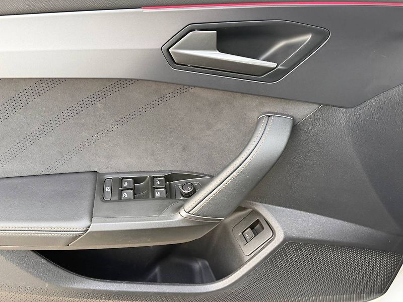 Cupra Leon (2026) 1.5 eTSI 110 kW DSG - fotka 22 z 25