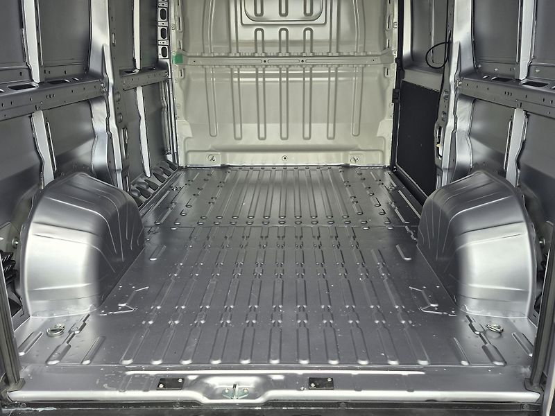 Peugeot Boxer (2026) 3000 L2H1 BlueHDi 120k S&S MAN - fotka 7 z 20