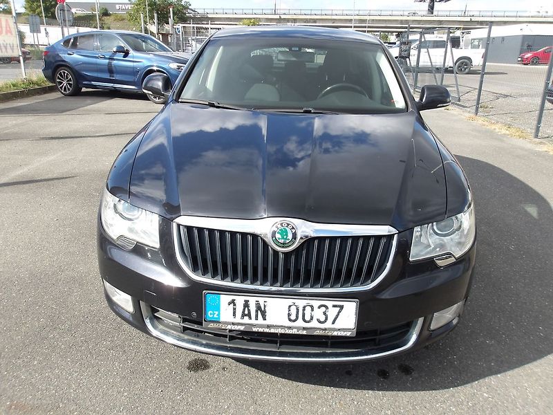 Škoda Superb 2,0TDi 103kW DSG ! ČR ! 2.MAJ. - fotka 2 z 45
