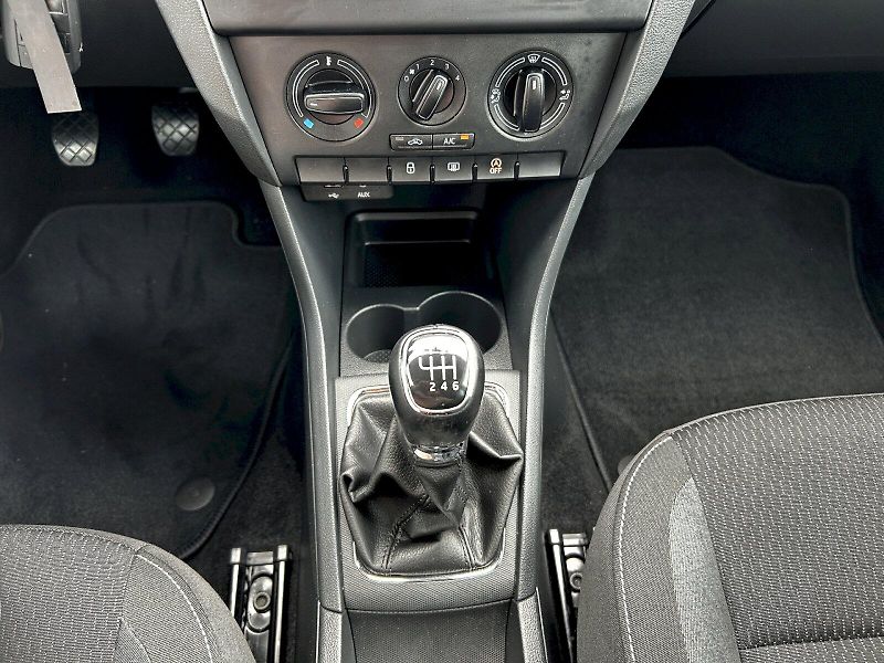 Škoda Rapid (2015) Spaceback 1.2 TSI 81kW MP6 Amb - fotka 19 z 31