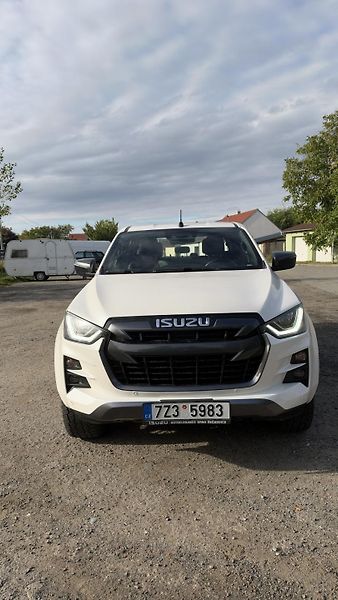 Isuzu D-Max (2022) LSE 4x4, 120kW - fotka 9 z 26