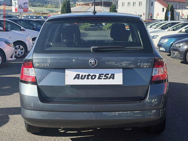 Škoda Fabia (2016) 1.0i, 2.maj,ČR, AC, tempo - fotka 5 z 17